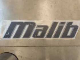 5992926 Malibu Emblem Black - Lg Missing Inch U