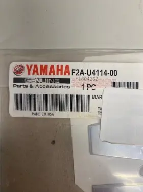 F2a-u4114-00 Yamaha Oem Emblem Graphics Pair
